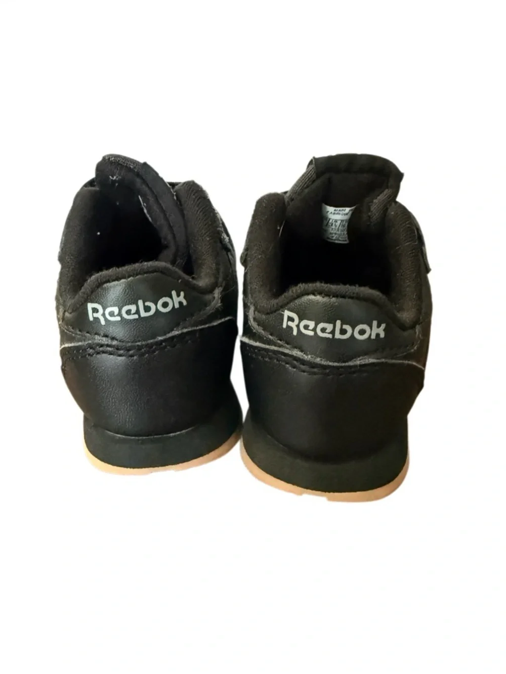 Reebok Kids Classic Black Leather Sneakers with Gum Outsole-Size 4